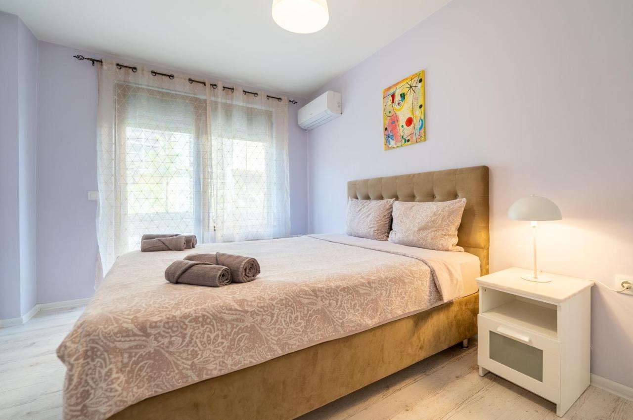 Sunny Apartment In Studentski Grad, Behind Unss Sofia Exterior photo