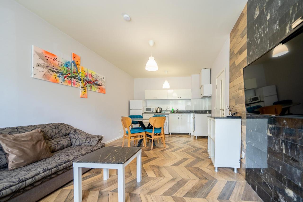 Sunny Apartment In Studentski Grad, Behind Unss Sofia Exterior photo