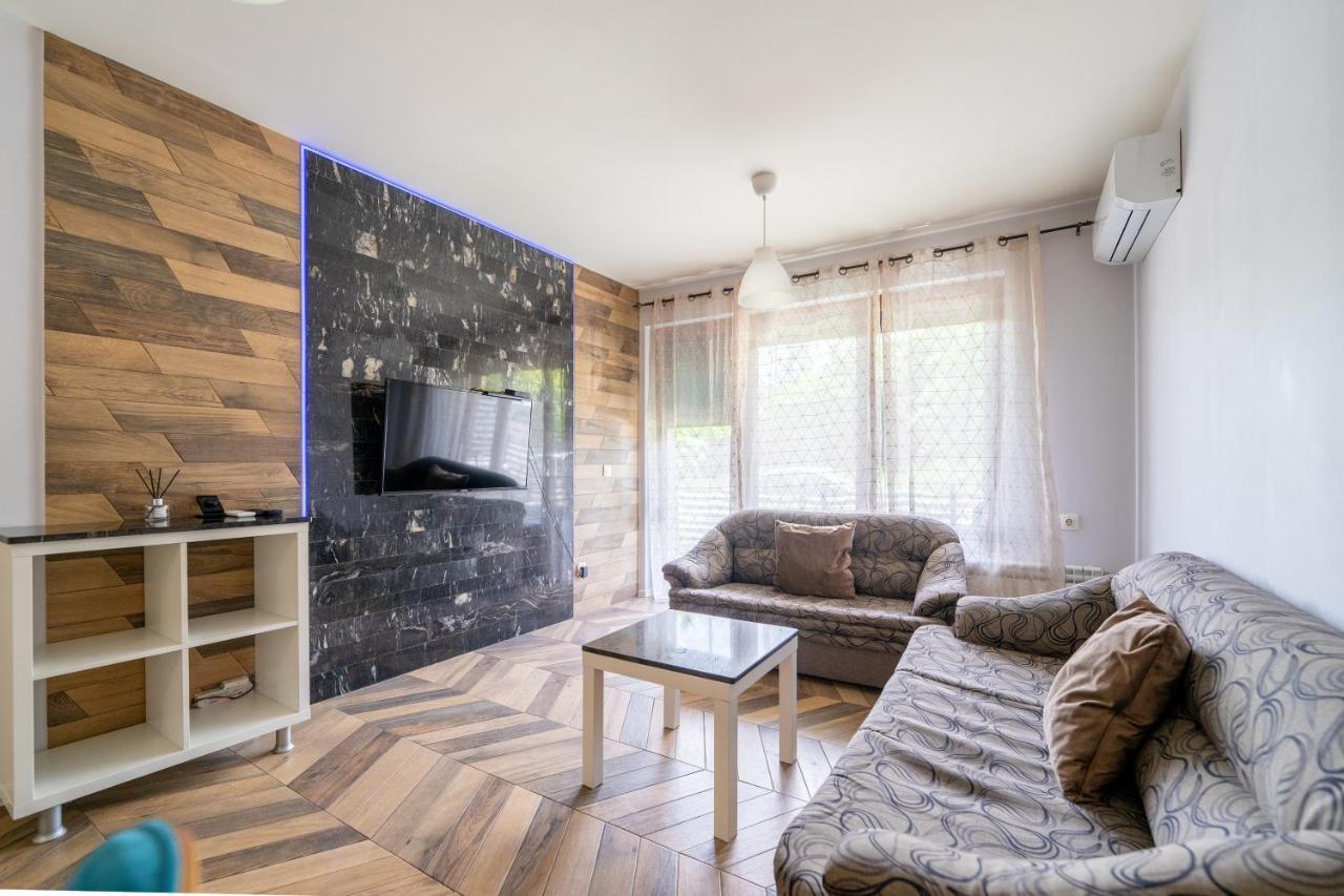 Sunny Apartment In Studentski Grad, Behind Unss Sofia Exterior photo
