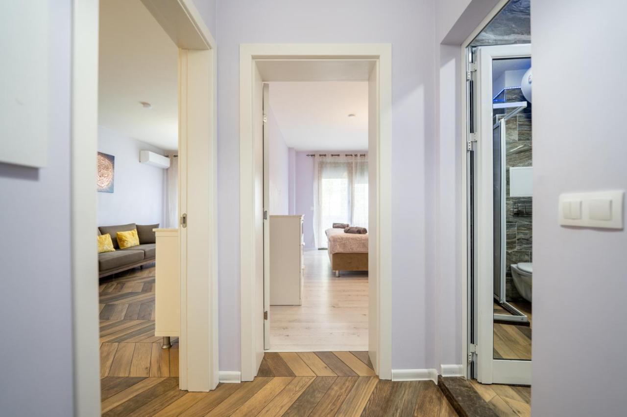 Sunny Apartment In Studentski Grad, Behind Unss Sofia Exterior photo